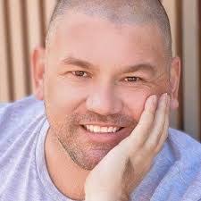 Dave Thacker's Instagram, Twitter & Facebook