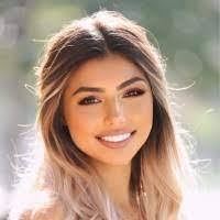 Corina Summers's Instagram, Twitter & Facebook