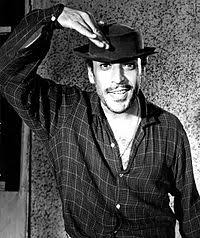 �stteki �ye eve h�rs�z olarak girdi ne yapars�n�z.?