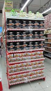 Main tenants here are ria by parkson, giant kampua miemg is sold at most coffee shops and restaurants in sibu district. Sugar Bun Icing Bun In Sibu Picture Of Sibu Central Market Tripadvisor