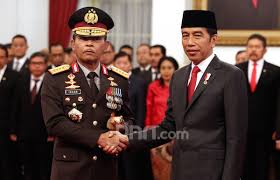 Pelantikan kapolri tito karnavian oleh presiden joko widodo tito karnavian resmi menjadi kapolri, menggantikan jenderal. Idham Azis Resmi Jadi Kapolri Langsung Naik Pangkat Jpnn Com