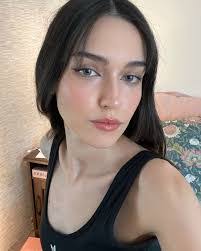 Ana Murillo's Instagram, Twitter & Facebook