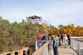 Die grundidee, einen so geschichtsträchtigen lost place von oben. Baumkronenpfad Beelitz Heilstatten Treetop Walkway