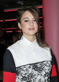 Shay mitchell in a green pants was seen out in new york city 02/19/2020. Shailene Woodley Prada Resort 2020 Fashion Show In Nyc Celebmafia