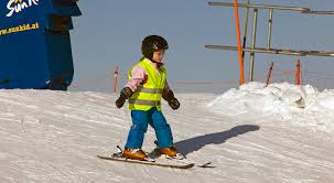 Ounasvaara ski resort 0,3 км. Ounasvaara Hiihtokeskus Keskella Kaupunkia