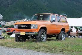 ランクル60 アメリカンカスタム オレンジ gooutキャンプ ふもとっぱら toyota landcruiser60 キャンプ ランクル60 ゴーアウト