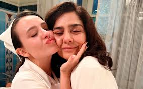 Letícia Sabatella e Larissa Manoela revelam como foi gravar morte de Miriam: 'Cenas muito delicadas'