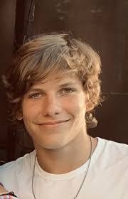 Carson Collins's Instagram, Twitter & Facebook