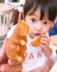 Coco Huang's Instagram, Twitter & Facebook