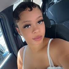 Goldie Ray's Instagram, Twitter & Facebook