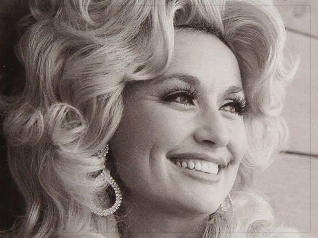 The year Dolly Parton brought country glam to the UK