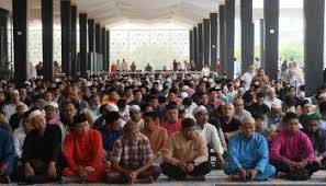 Melaksanakan sholat tepat waktu memiliki banyak keutamaan bagi umat muslim. Masjid Di Perlis Dibuka Sepenuhnya Bermula Esok Mykmu Net