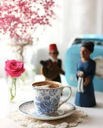 ØªØºØ±ÙŠØ¯Ø© Ù†Ø§Ø¹Ù…Ø© ÙŠØ­Ù„ Ø§Ù„Ù…Ø³Ø§Ø¡ Ø¨Ø¨Ø±Ø¯Ù‡ Ù‚Ø·Ø±Ø§Øª Ø§Ù„Ù…Ø·Ø± ØªØ·Ø±Ù‚ Ù†Ø§ÙØ°Ø© ÙÙŠØ³Ø¨ÙˆÙƒ