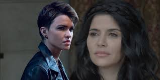 Batwoman season 2's mysterious new villain, safiyah, could be the key to batman's disappearance in the arrowverse. Batwoman Theory Why Season 2 S Villain Kidnapped Kate Kane