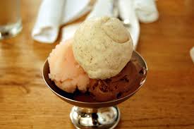 Oggi, quando sugli scaffali dei negozi una vasta selezione di tutti i tipi di gelato, la cottura a casa non è diventata molto popolare. Come Fare Il Gelato In Casa Senza Gelatiera E In Poco Tempo Supereva