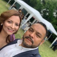 Y cuando me tocas, con tu santo Espíritu, lloro, canto y tiemblo