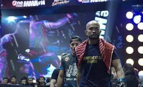 Andicka mamesah atau windri patilima. Theodorus Ginting Singa Karo Kontra Daud Yordan Siapa Jagoanmu Karo Gaul