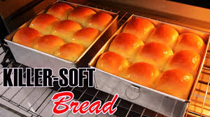 Roti manis dengan isi krim custard ini tetap mengembang, fluffy dan empuk walau dipanggang sebenarnya tidak ada rasio sempurna berapa jumlah ragi dan tepung yang digunakan di dalam mengapa permukaan roti yang saya buat terlalu gelap dan keras? Roti Tawar Susu Tanpa Mikser Kenyal Dan Sangat Lentur Youtube