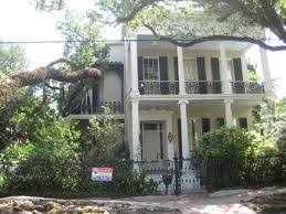 The Witching Hour House 1239 First Street And Chestnut Street Anne Rice House New Orleans Google Search House Styles New Orleans Beautiful Homes