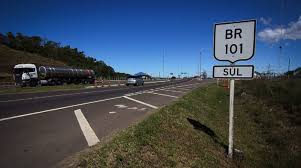 Caminhoneiros de todo o brasil avaliam uma greve para o próximo domingo (25), data em que é comemorado o dia do motorista. Dys5x79rt9a Wm