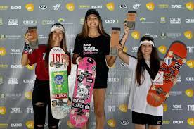 Maybe you would like to learn more about one of these? Isadora Anda De Skate Como Uma Garota E Vai Representar O Brasil E A Escola Em Toquio Escola Da Ilha