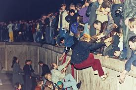 November 1989 faumlllt uumlberraschend die mauer. 9 November 1989 Berlin Feiert 30 Jahre Mauerfall News Orf At