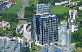 Frankfurter wertpapierbörse (fwb®, the frankfurt stock exchange) is one of the world's largest trading deutsche börse ag operates the frankfurt stock exchange, an entity under public law. Deutsche Borse Bleibt Bis 2038 In Eschborn