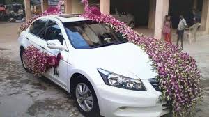 Another charming car flower decoration idea is to decorate the handles of the doors of a car. Online Flowers For Wedding Car Decoration In Pune