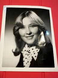 Julie Summerlin's Instagram, Twitter & Facebook