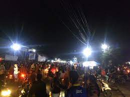 Beberapa tahun terakhir ini, pembayaran listrik menggunakan token listrik pengadaan bersama dengan meteran. Lokasi Parkir Truk Raksasa Di Baureno Berubah Jadi Pasar Malam Klikjatim Com