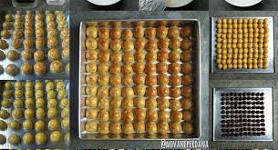 Untuk proses cara membuat resep kue kering nastar keju paling renyah, enak dan sangat spesial untuk hidangan di ruang keluarga anda. Resep Kue Kering Nastar Nanas Spesial Keju Empuk Enak Dan Renyah