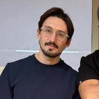 600+ profili “William”