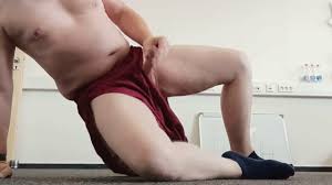 Wanking ederken yüksek yarık harem pantolonu giyiyor Online izle