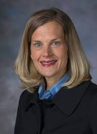 Collette Davis's Instagram, Twitter & Facebook