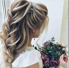 Pin Von Tifanii Mcdonald Auf Penteados Femininos Frisur Hochzeit Brautjungfern Frisuren Hochzeitsfrisuren