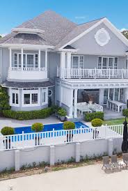 1a Yacht Street Southport Qld Beach House Design Hamptons House Dream House Plans