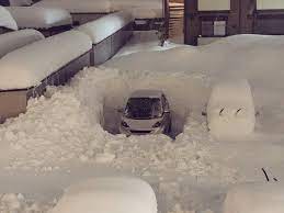 もはやアート 豪雪の福井で車を掘り出すために雪かきをした結果がこちら おかしな写真 雪かき おもしろ画像
