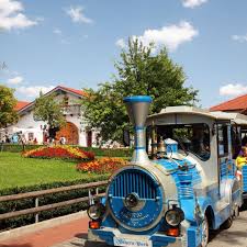 Gefallt 148 Mal 1 Kommentare Bayern Park Freizeitparadies Bayernpark Auf Instagram Eine Ruhige Rundfahrt Mit Dem Bayern Park Kitchen Appliances Bayern