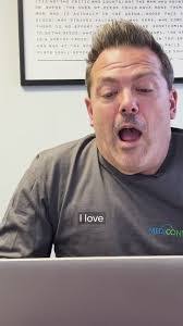 Chris Vari's Instagram, Twitter & Facebook