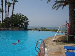 Piscine Artificielle Avec Vue Sur La Mer Morte Picture Of Movenpick Resort Spa Dead Sea Sweimah Tripadvisor