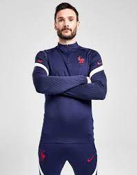 Fotbollmaster.com har varit en ledande leverantör av billiga fotbollströjor.vårt uppdrag var att erbjuda fotbollsfans runt om i världen det största urvalet av klubb och internationella kit som kan köpas online, med fullständiga anpassningsalternativ och snabb och konkurrenskraftig världsomspännande leverans. Shoppa Nike Frankrike Strike Drill Troja Herr I En Bla Farg