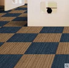 Karpet lantai sebagian ada yang terbuat dari benang sutra dan terdapat banyak motif serta kualitasnya namun untuk di indonesia masih sangat jarang, minimnya penggunaan jenis lantai karpet ini karena faktor harganya yang cukup mahal. 8 Karpet Lantai Minimalis Terpopuler Harga Mulai Rp30 Ribuan Rumah123 Com