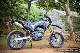 Velg ini banyak digunakan untuk modif klx supermoto karena disamping harganya terjangkau dan barangnyapun mudah didapat. Modifikasi Motor Crf 150 L Modifikasi Motor Terbaru 2021
