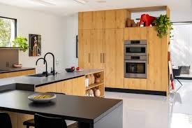 Swan kitchen sinks are available in single and double bowl configurations. Bridge House By Architect Dan Brunn Straddles Stream In Los Angeles