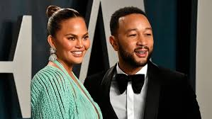 Chrissy teigen publicly apologized to courtney stodden for bullying them as a teenager. Chrissy Teigen John Legend Lose Baby After Pregnancy Complications Ctv News