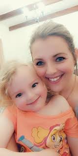 Ons soek ons nuwe LOKA mamma met haar 🐝&🌸 om die nuwe gesiggies van Loka  se nuwe reeks te wees!!! Instruksies volg😉kanni wag om al die mooiste  blommekinders se pics te sien