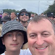 Lee Fergus (@lee.fergus.10) • Facebook, Connect with friends