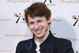 Qué fue de Nicolás Coronado? La interesante y original vida del hijo de  José Coronado