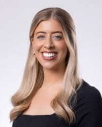 Shannon Cummings's Instagram, Twitter & Facebook