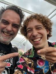 Una tarde entre amigos, diseño gráfico y música en una entrega final de los  estudiantes del Instituto de Diseño Caracas, invitación de nuestro amigo el  Profesor Daniel Mijares, en Vista Bar!